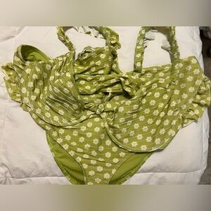 Show Me Your MuMu Green Floral binkini
